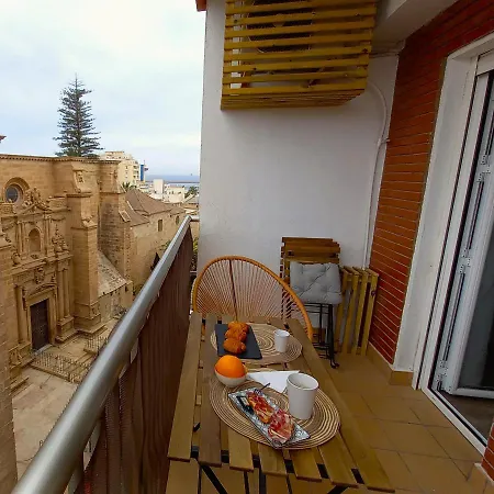 Apartamento Balcon Frente A La Catedral, Parking Y Ascensor Almería